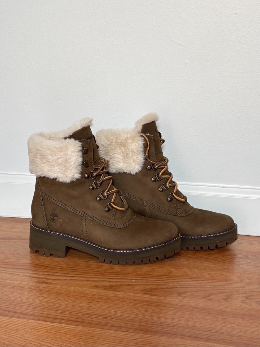 Timberland Brown Collar Lace-Up Winter Boots $170
